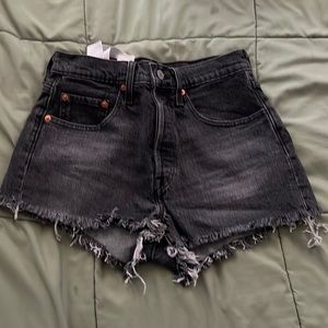 Levi’s 501 Shorts Never worn size 25